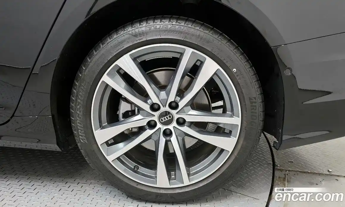 Audi A6 2023 2.0 Автомат в Москве № 162348, фото 17