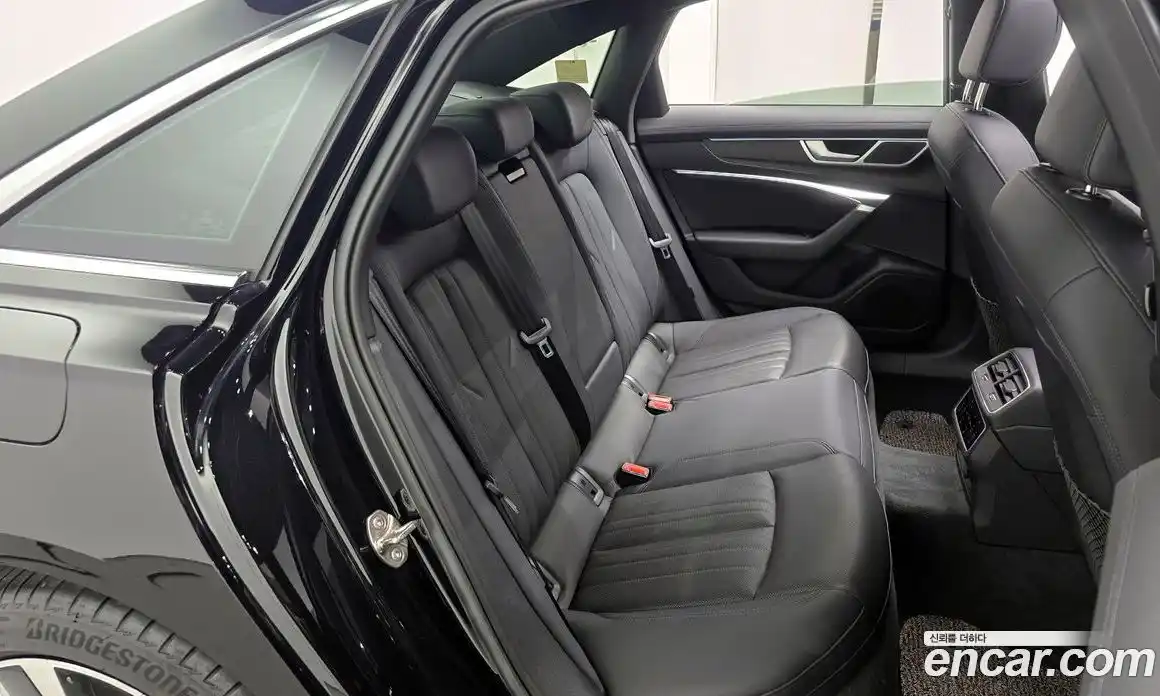 Audi A6 2023 2.0 Автомат в Москве № 162348, фото 3