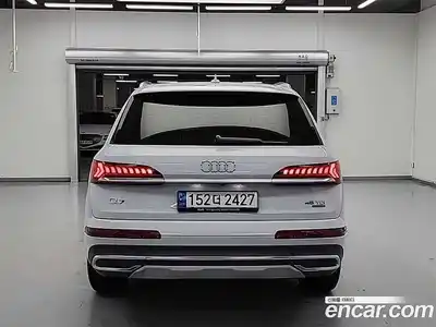 Audi Q7 2021 3.0 Автомат в Москве № 164037, миниатюра 3