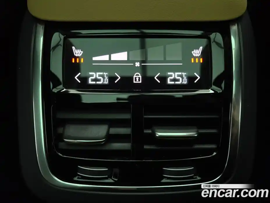 Volvo XC90 2024 2.0 Автомат в Москве № 164735, фото 18