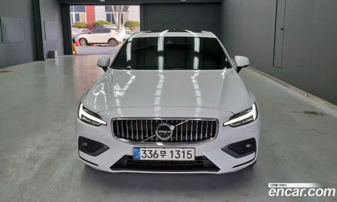 Volvo S60 2021 2.0 Автомат в Москве № 164830, фото 3