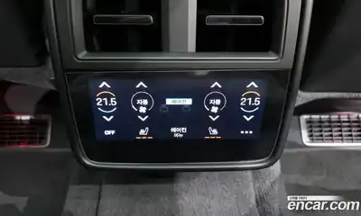 Porsche Taycan, 2023