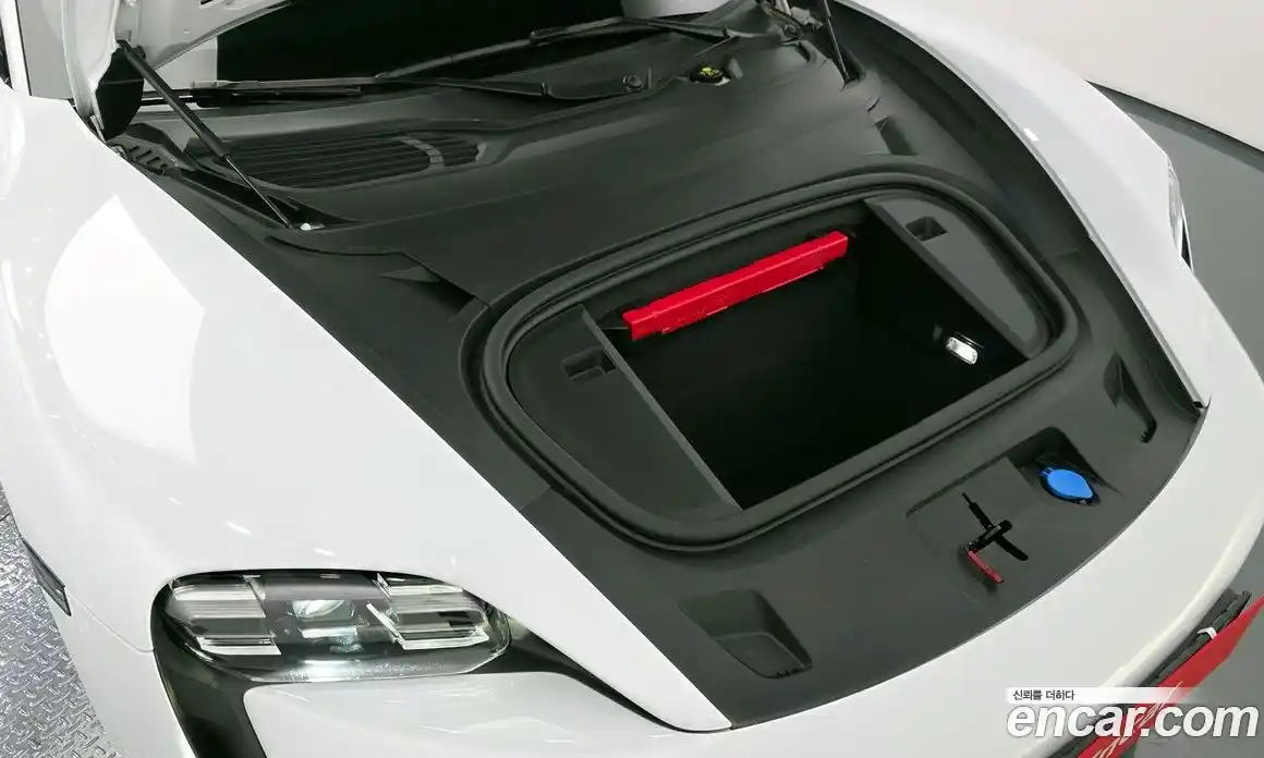 Porsche Taycan 2023 0.1 Автомат в Москве № 164953, фото 18