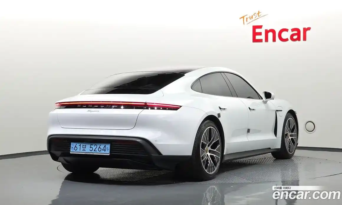 Porsche Taycan 2023 0.1 Автомат в Москве № 164953, фото 4