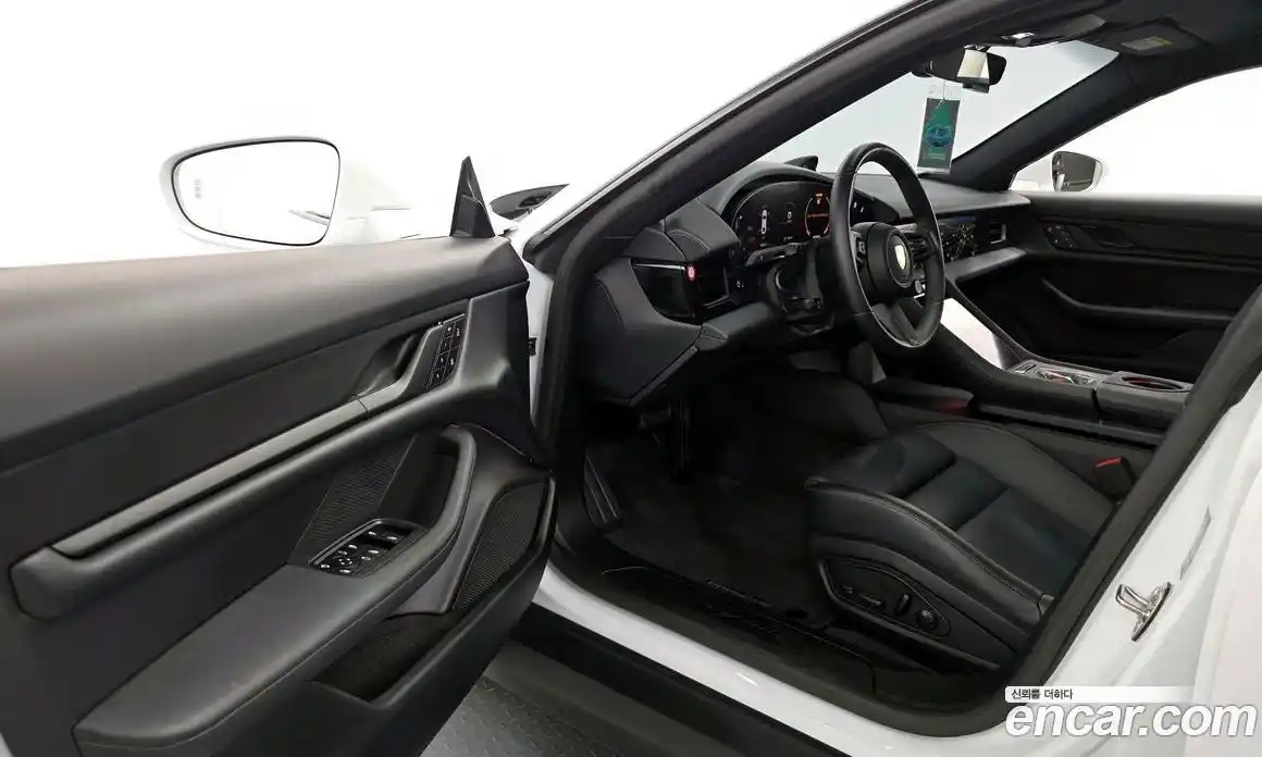 Porsche Taycan 2023 0.1 Автомат в Москве № 164953, фото 8