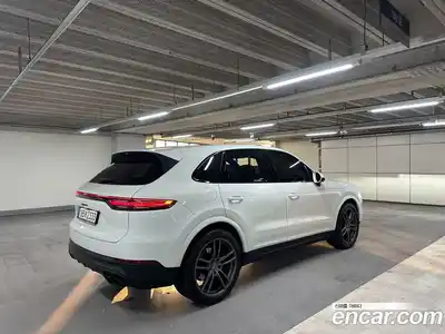 Porsche Cayenne 2023 3.0 Автомат в Москве № 165177, миниатюра 3