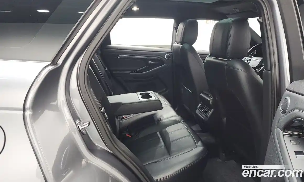 Land Rover Range-Rover Evoque 2021 2.0 Автомат в Москве № 166237, фото 3