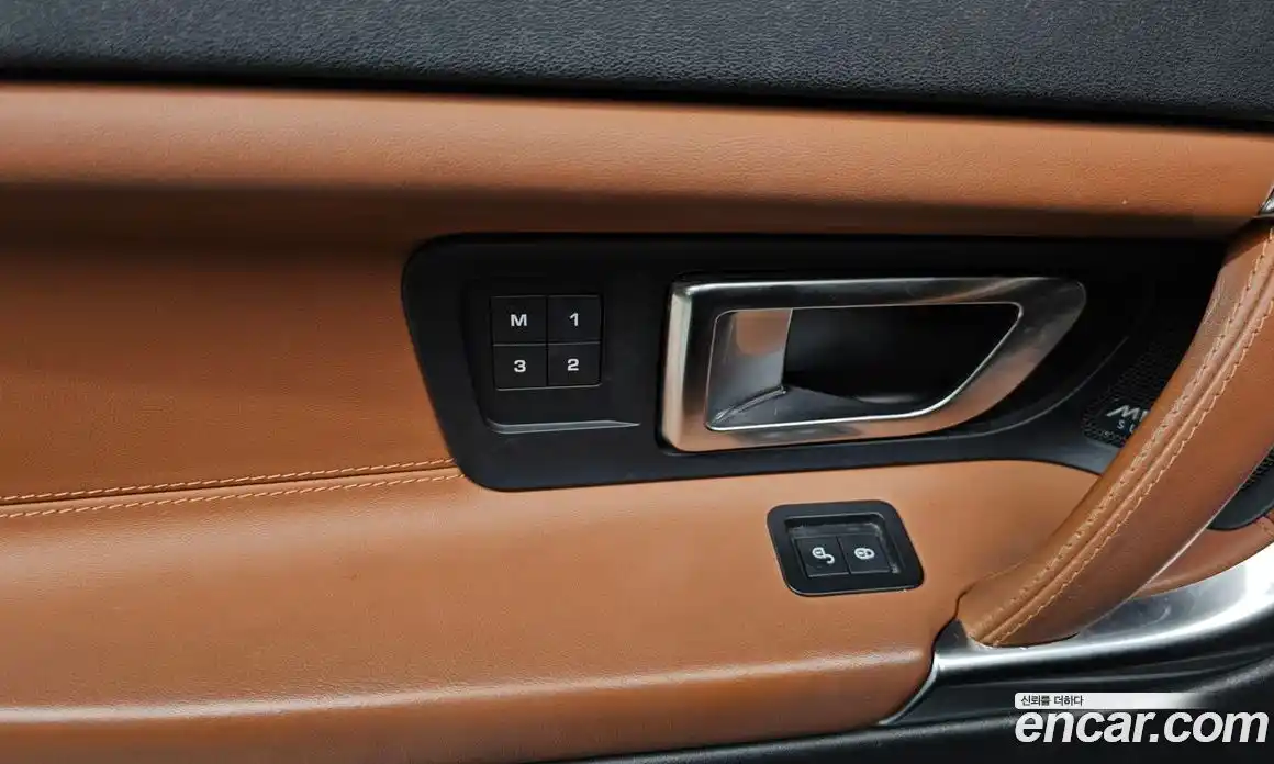 Land Rover Discovery Sport 2016 2.0 Автомат в Москве № 166680, фото 18