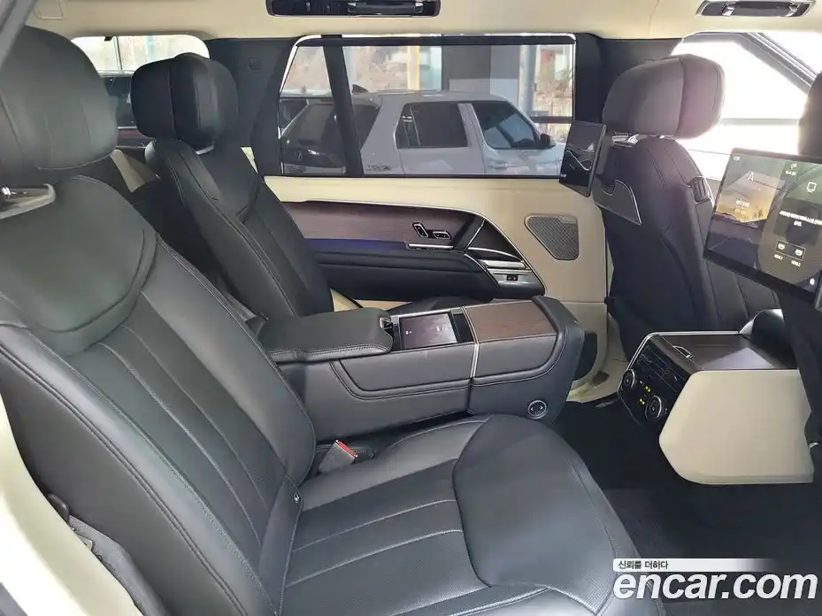 Land Rover Range-Rover 2023 4.4 Автомат в Москве № 166734, фото 18