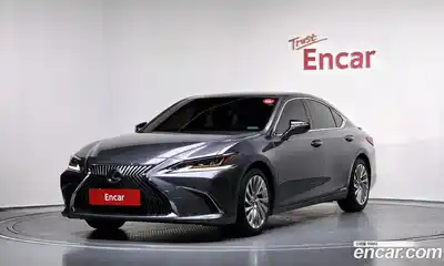 Lexus ES, 2021