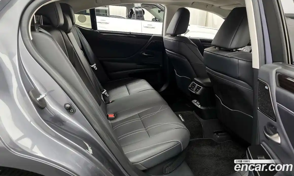 Lexus ES 2021 2.5 Автомат в Москве № 167999, фото 12