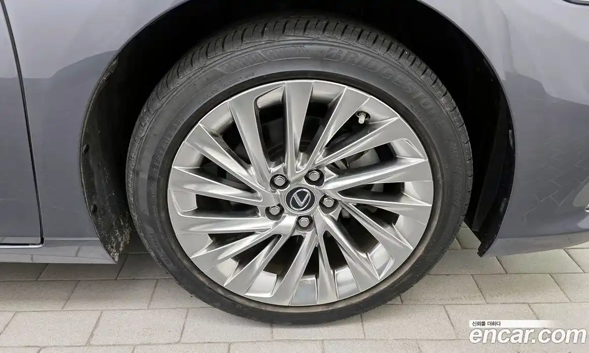 Lexus ES 2021 2.5 Автомат в Москве № 167999, фото 5