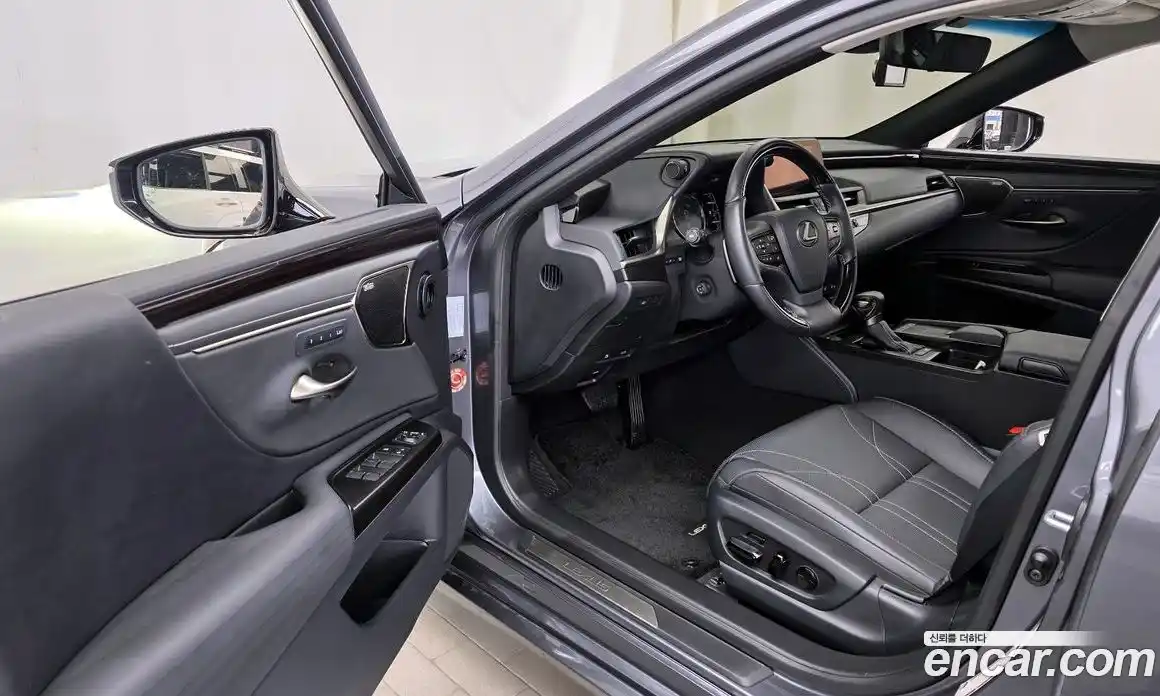 Lexus ES 2021 2.5 Автомат в Москве № 167999, фото 10