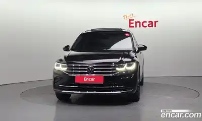 Volkswagen Tiguan 2022 2.0 Автомат в Москве № 168533, миниатюра 3
