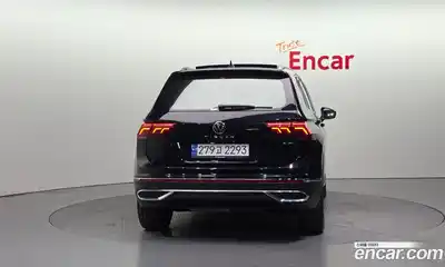 Volkswagen Tiguan 2022 2.0 Автомат в Москве № 168533, миниатюра 4