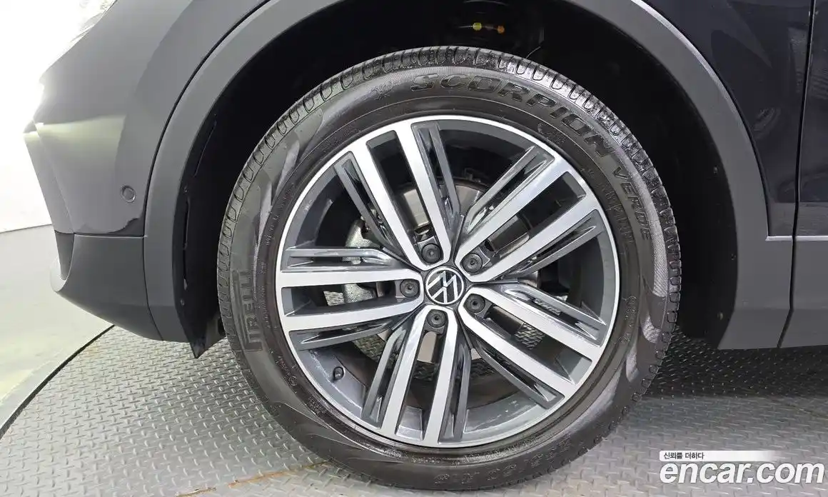 Volkswagen Tiguan 2022 2.0 Автомат в Москве № 168533, фото 5