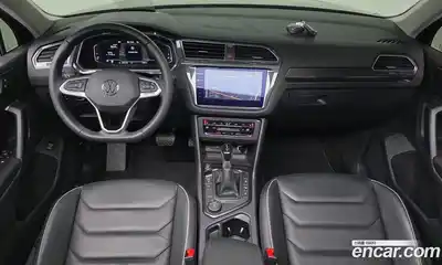 Volkswagen Tiguan 2022 2.0 Автомат в Москве № 168533, миниатюра 7
