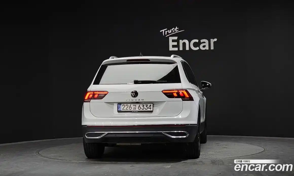 Volkswagen Tiguan 2023 2.0 Автомат в Москве № 168700, фото 19