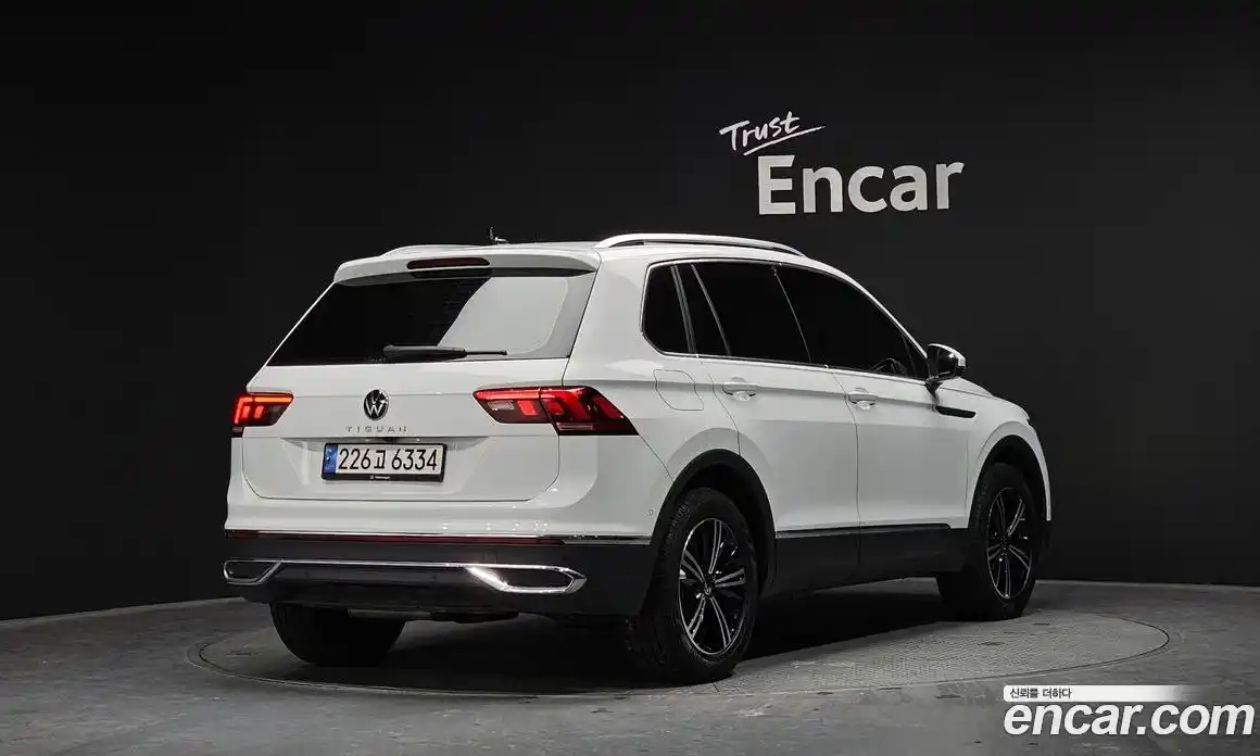 Volkswagen Tiguan 2023 2.0 Автомат в Москве № 168700, фото 5