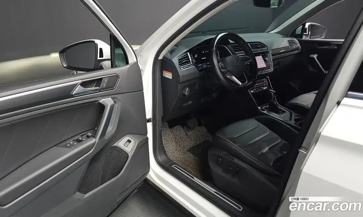 Volkswagen Tiguan 2023 2.0 Автомат в Москве № 168700, фото 7