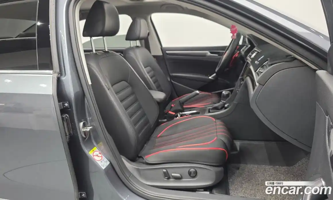 Volkswagen Passat 2018 2.0 Автомат в Москве № 168870, фото 20