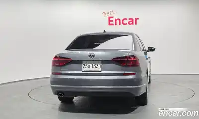 Volkswagen Passat 2018 2.0 Автомат в Москве № 168870, миниатюра 7