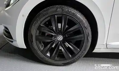 Volkswagen Arteon 2019 2.0 Автомат в Москве № 169067, миниатюра 10