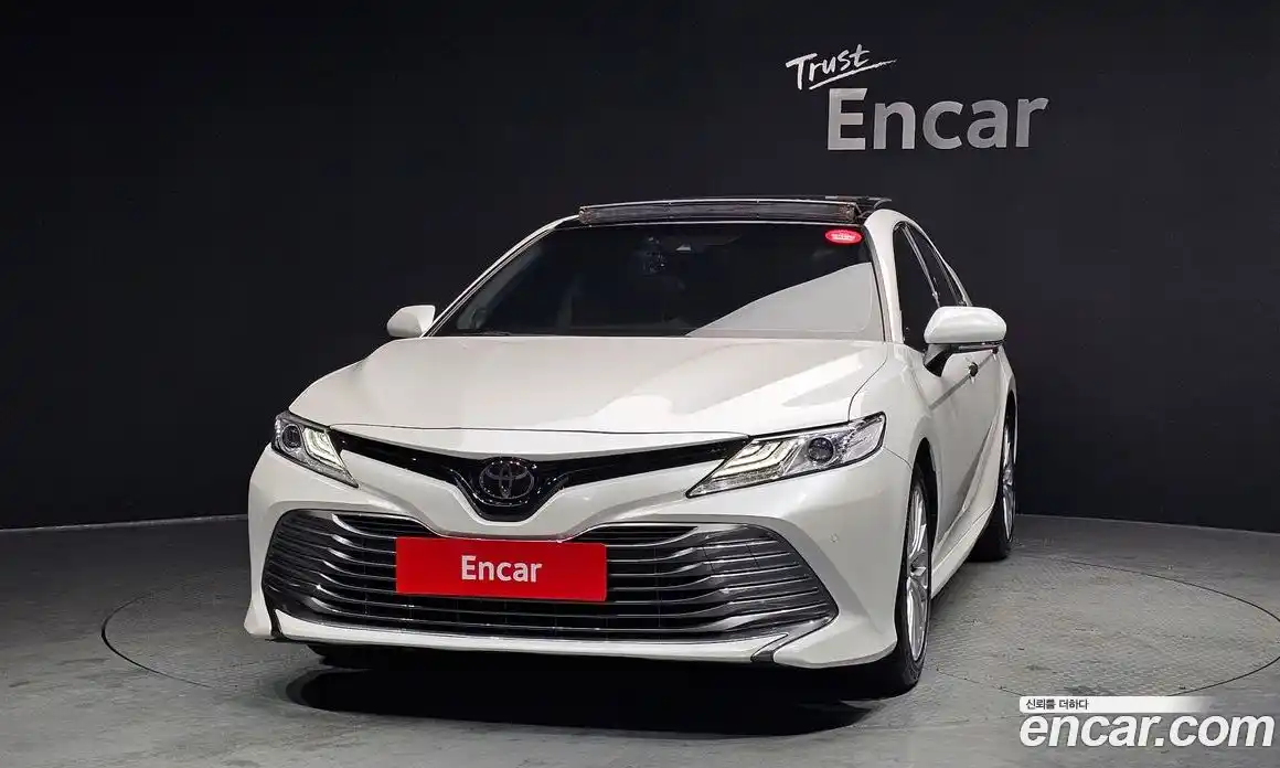 Toyota Camry 2019 2.5 Автомат в Москве № 170153, фото 3