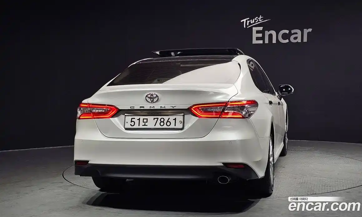 Toyota Camry 2019 2.5 Автомат в Москве № 170153, фото 4