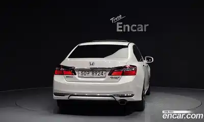 Honda Accord 2016 2.4 Автомат в Москве № 170513, миниатюра 4