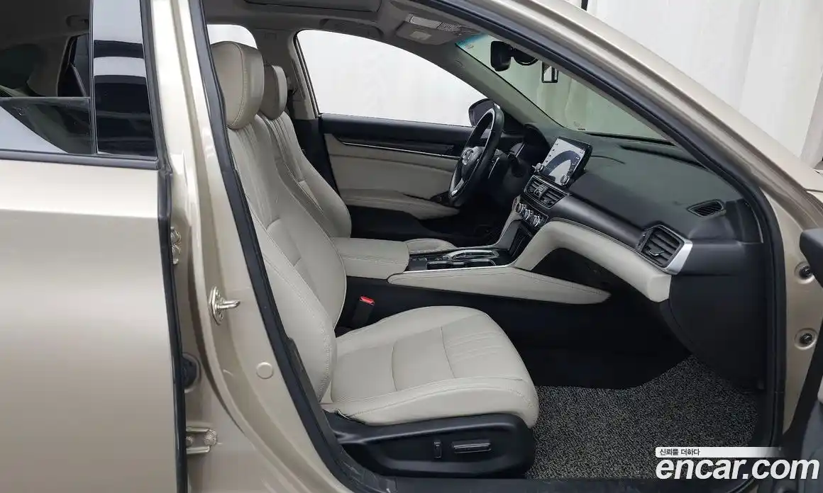 Honda Accord 2018 2.0 Автомат в Москве № 170526, фото 20