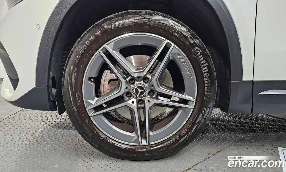 Mercedes-Benz GLA-Class 2022 2.0 Автомат в Москве № 173329, фото 4