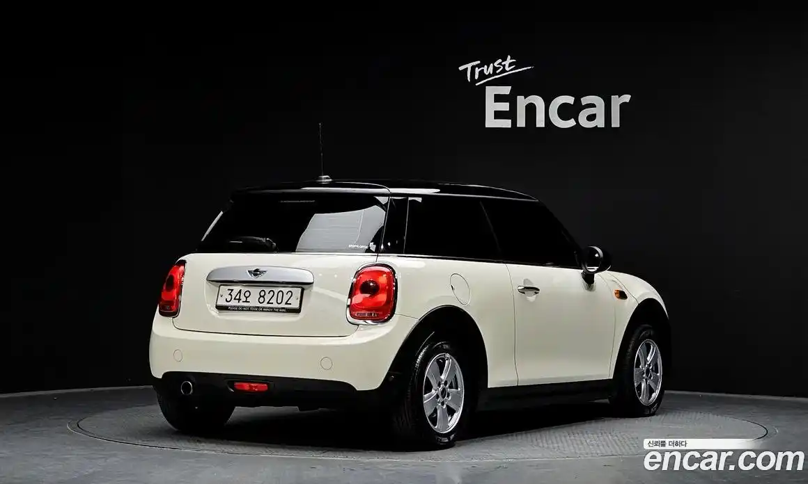 Mini Cooper 2014 1.5 Автомат в Москве № 179659, фото 12