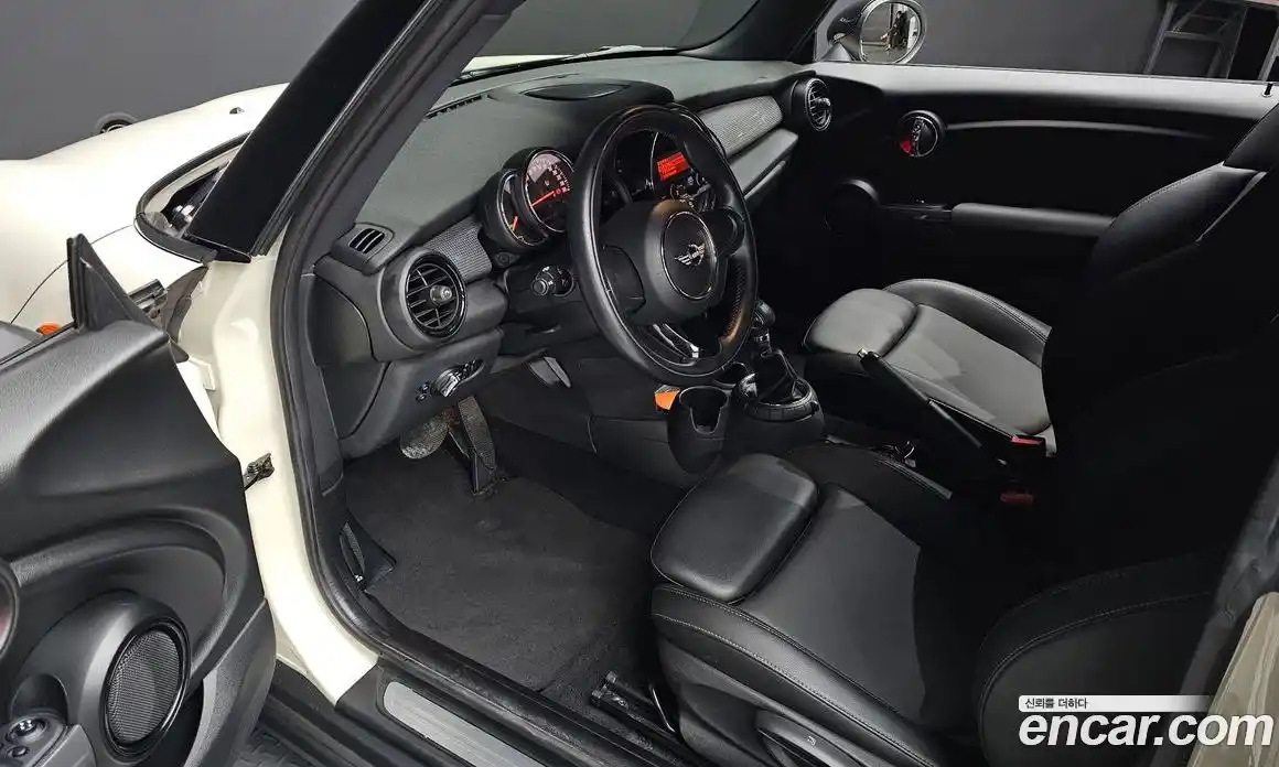 Mini Cooper 2014 1.5 Автомат в Москве № 179659, фото 14