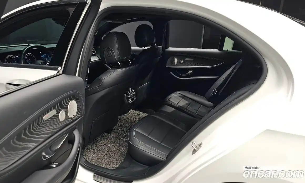 Mercedes-Benz E-Class 2021 2.0 Автомат в Москве № 179816, фото 14