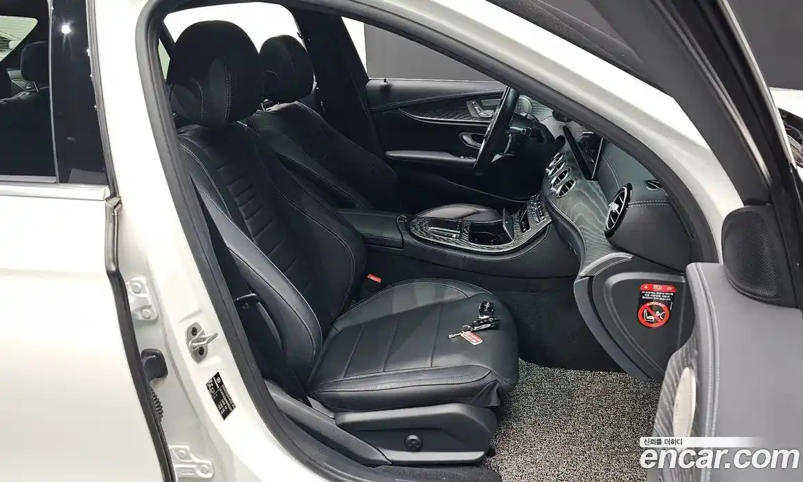 Mercedes-Benz E-Class 2021 2.0 Автомат в Москве № 179816, фото 3