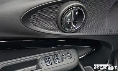 Mini Clubman 2023 1.5 Автомат в Москве № 180861, миниатюра 3