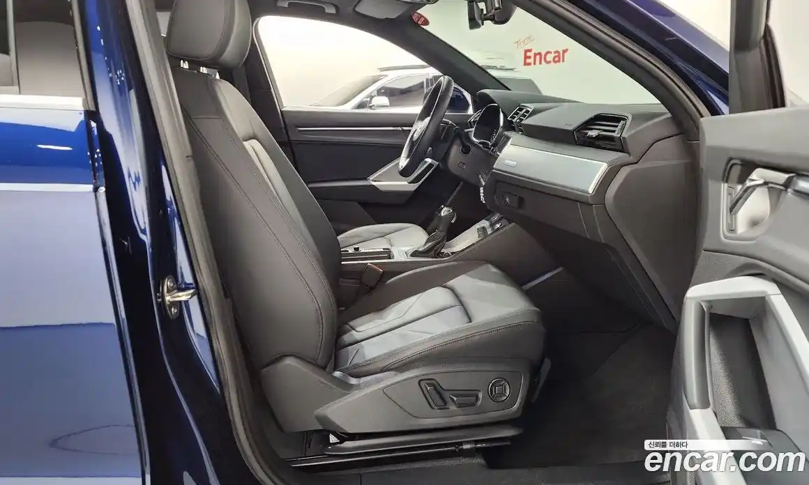 Audi Q3 2024 2.0 Автомат в Москве № 181885, фото 11