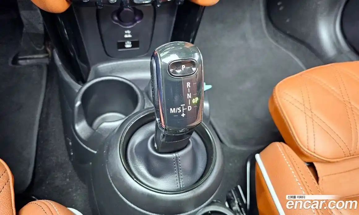 Mini Cooper Convertible 2024 2.0 Автомат в Москве № 186994, фото 1