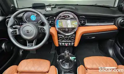 Mini Cooper Convertible 2024 2.0 Автомат в Москве № 186994, миниатюра 11