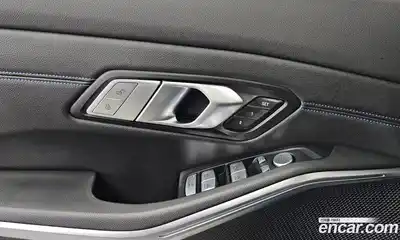 BMW 3-Series 2022 2.0 Автомат в Москве № 189466, миниатюра 7