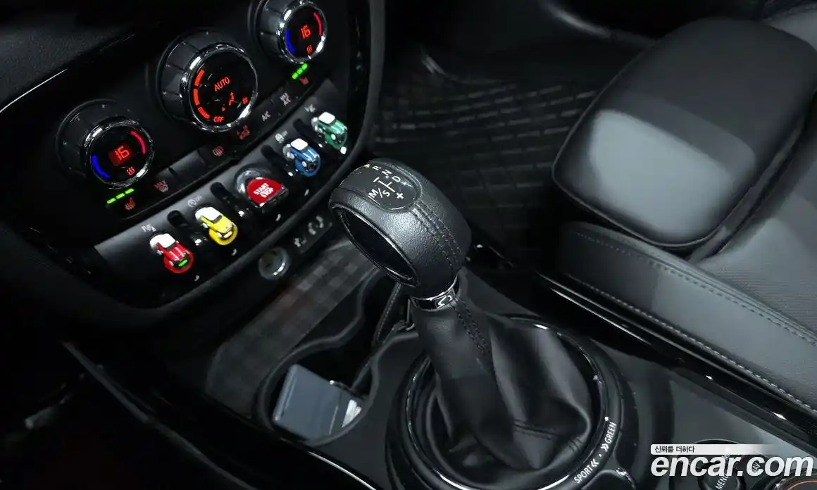 Mini Clubman 2018 2.0 Автомат в Москве № 189960, фото 13