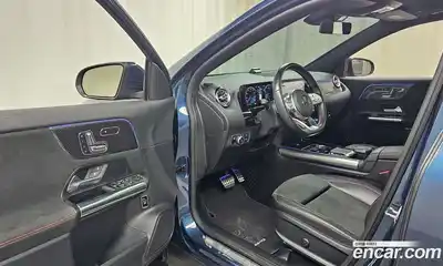 Mercedes-Benz GLA-Class, 2021
