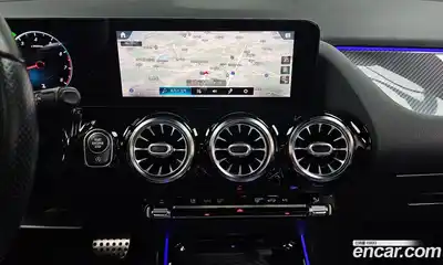 Mercedes-Benz GLA-Class 2021 2.0 Автомат в Москве № 191651, миниатюра 3