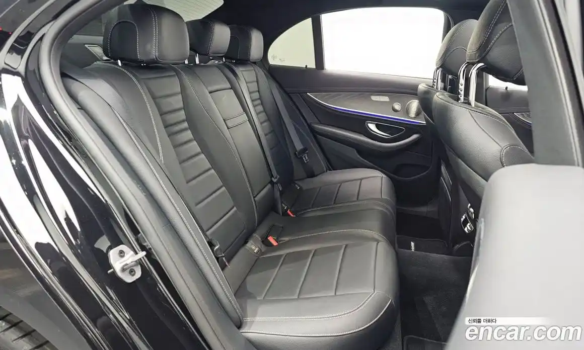 Mercedes-Benz E-Class 2022 2.0 Автомат в Москве № 193826, фото 17