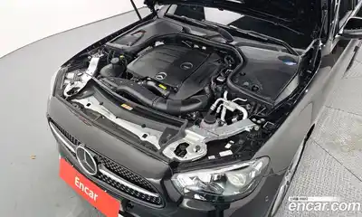 Mercedes-Benz E-Class 2022 2.0 Автомат в Москве № 193826, миниатюра 10