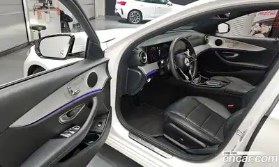 Mercedes-Benz E-Class 2021 2.0 Автомат в Москве № 194508, миниатюра 11