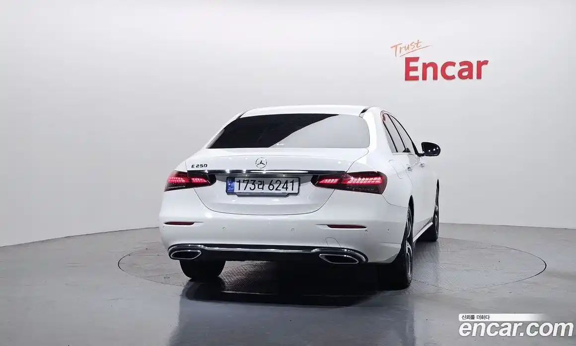 Mercedes-Benz E-Class 2021 2.0 Автомат в Москве № 194508, фото 16