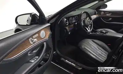 Mercedes-Benz E-Class 2020 2.0 Автомат в Москве № 195103, миниатюра 11