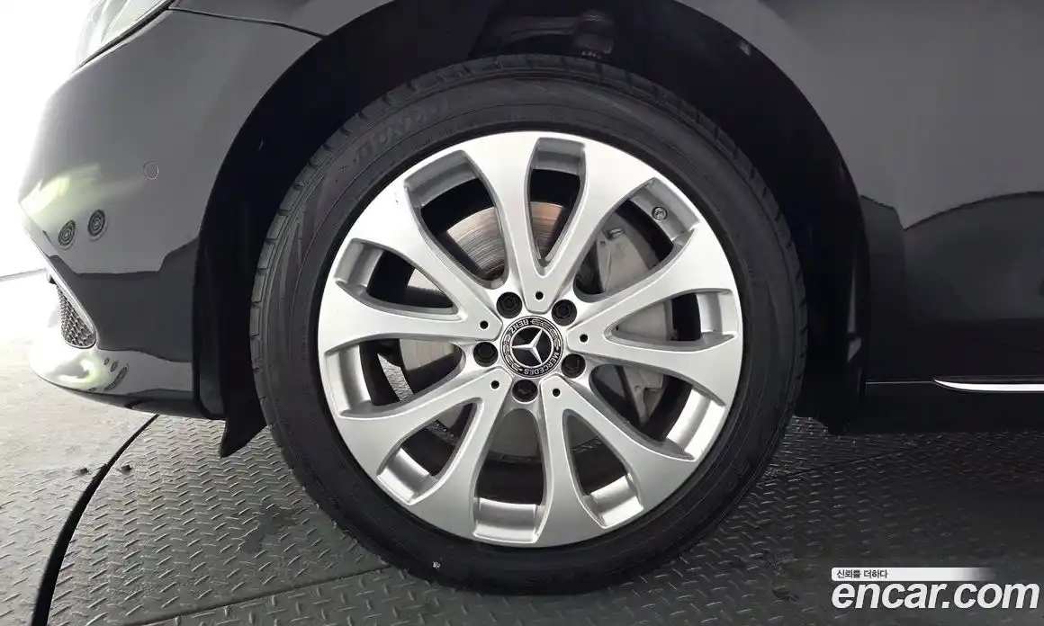 Mercedes-Benz E-Class 2020 2.0 Автомат в Москве № 195103, фото 4